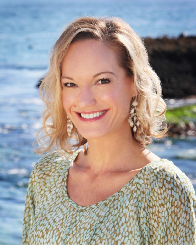 Nicole Arnold Headshot
